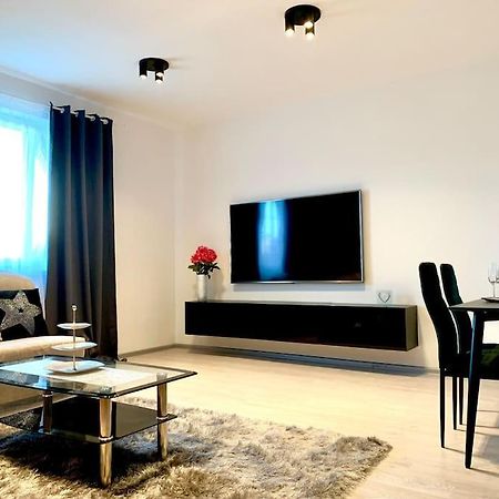 Spacious Apartment Near Hockey And Football Arena Bratislava Esterno foto